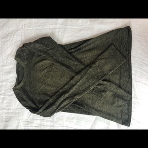 Lululemon long sleeve swiftly